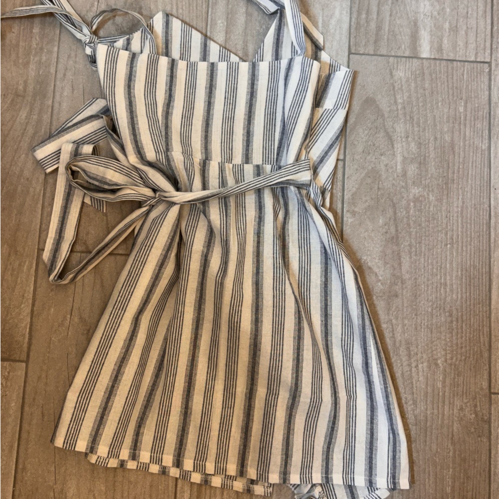 TIE UP DRESS - Picture 2 of 2